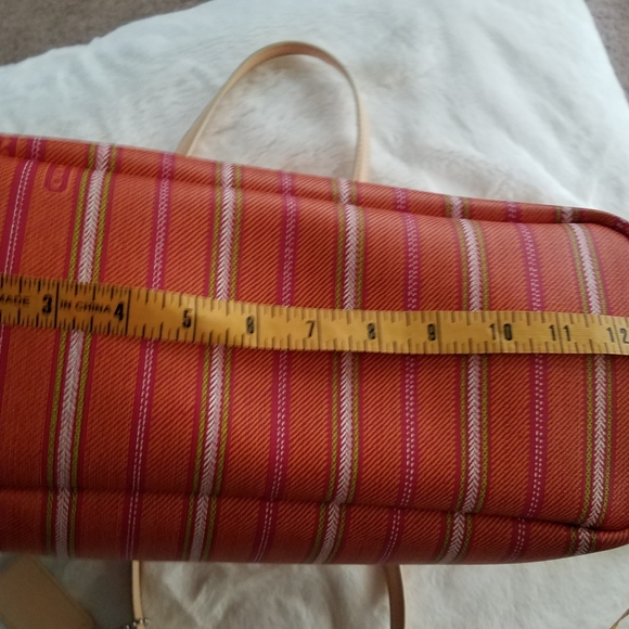 Handbag - Picture 11 of 11